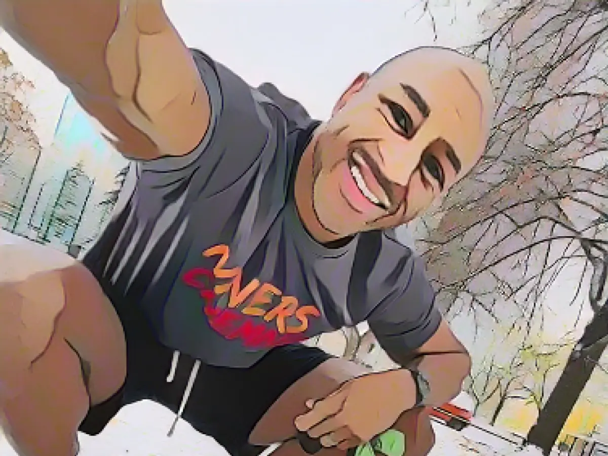 Bundesliga star with dog in the snow