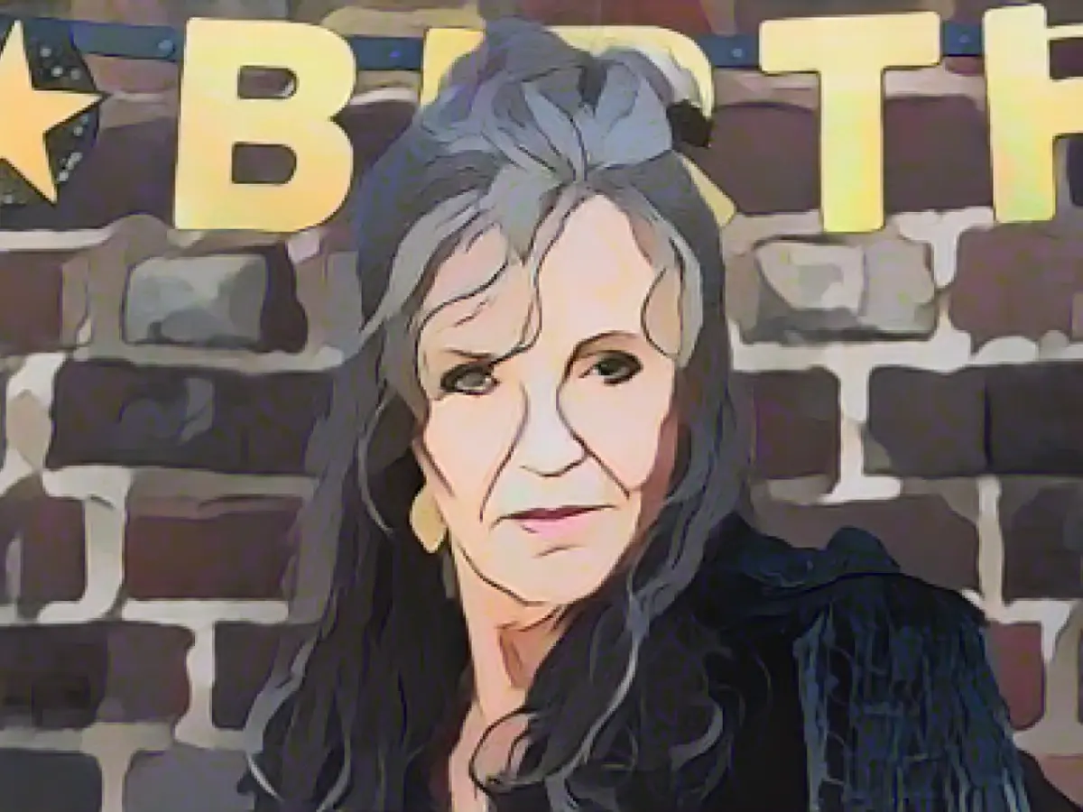 Ulrike Kriener on her gray hair in the film