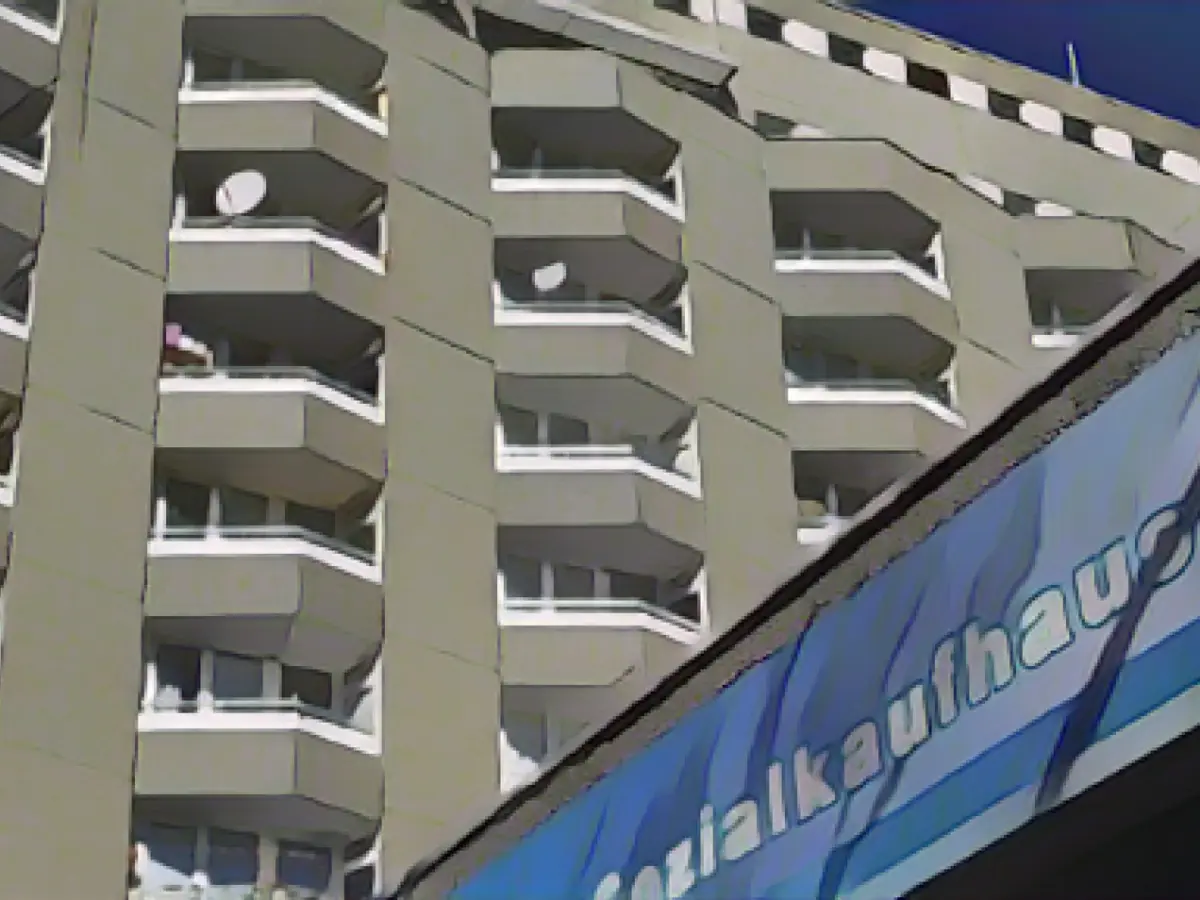 Federal government sticks to twelve percent increase in citizens' income despite criticism