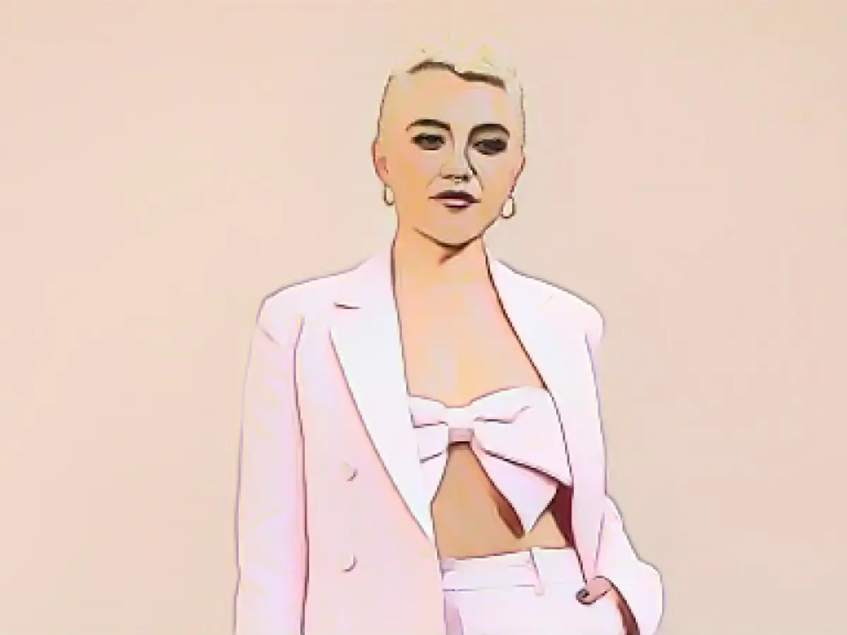 Florence Pugh gets punched while promoting Dune: Part 2