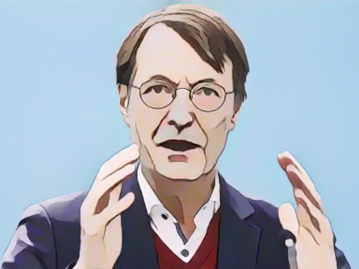 Lauterbach calls for coronavirus vaccinations before Christmas - and warns against infection