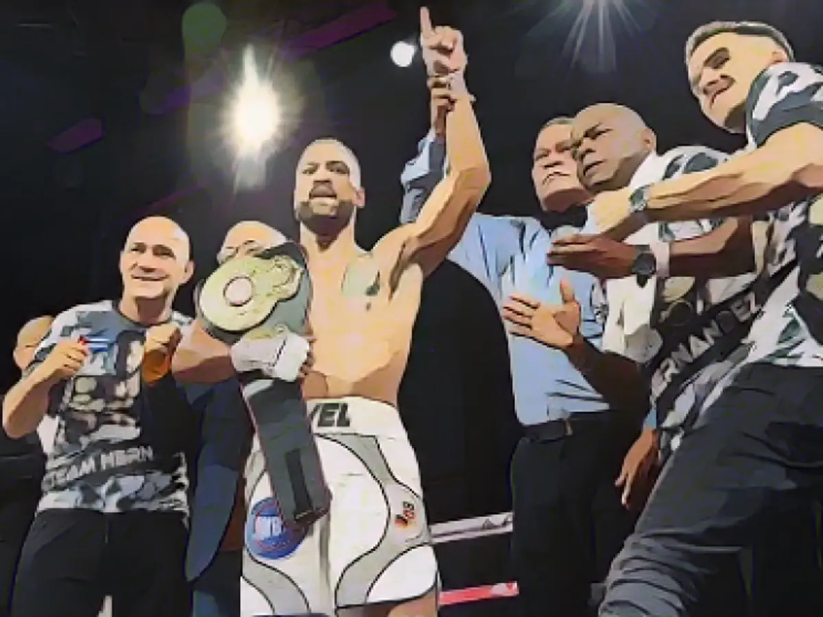 Hernandez wants to make his title gold