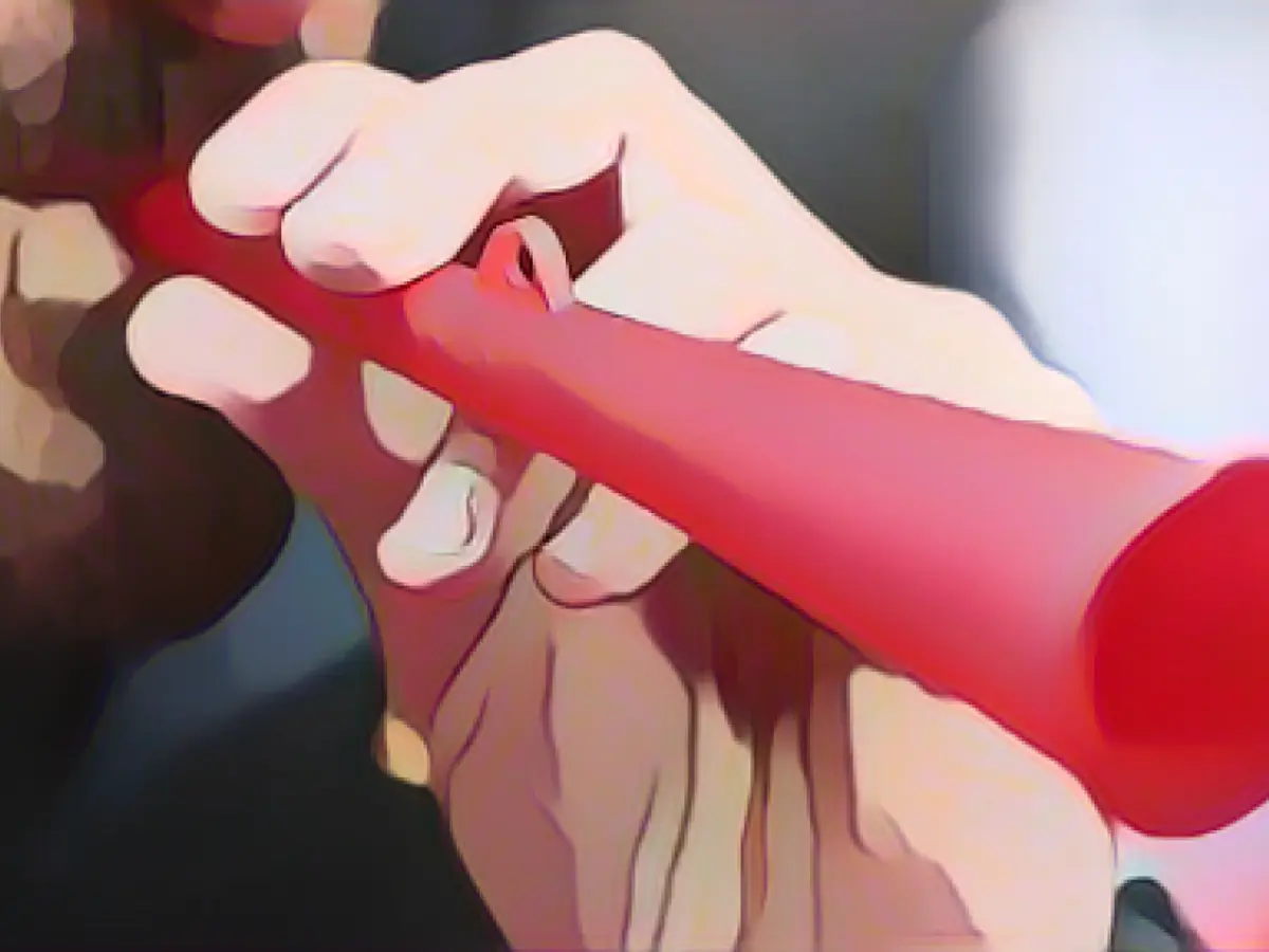 Nationwide warning strikes and large demonstration in front of the state parliament