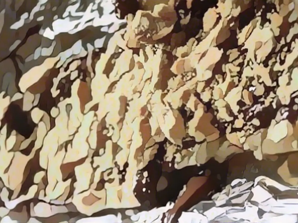 Oven roasted bananas, peanut butter and digestive biscuit crumbles