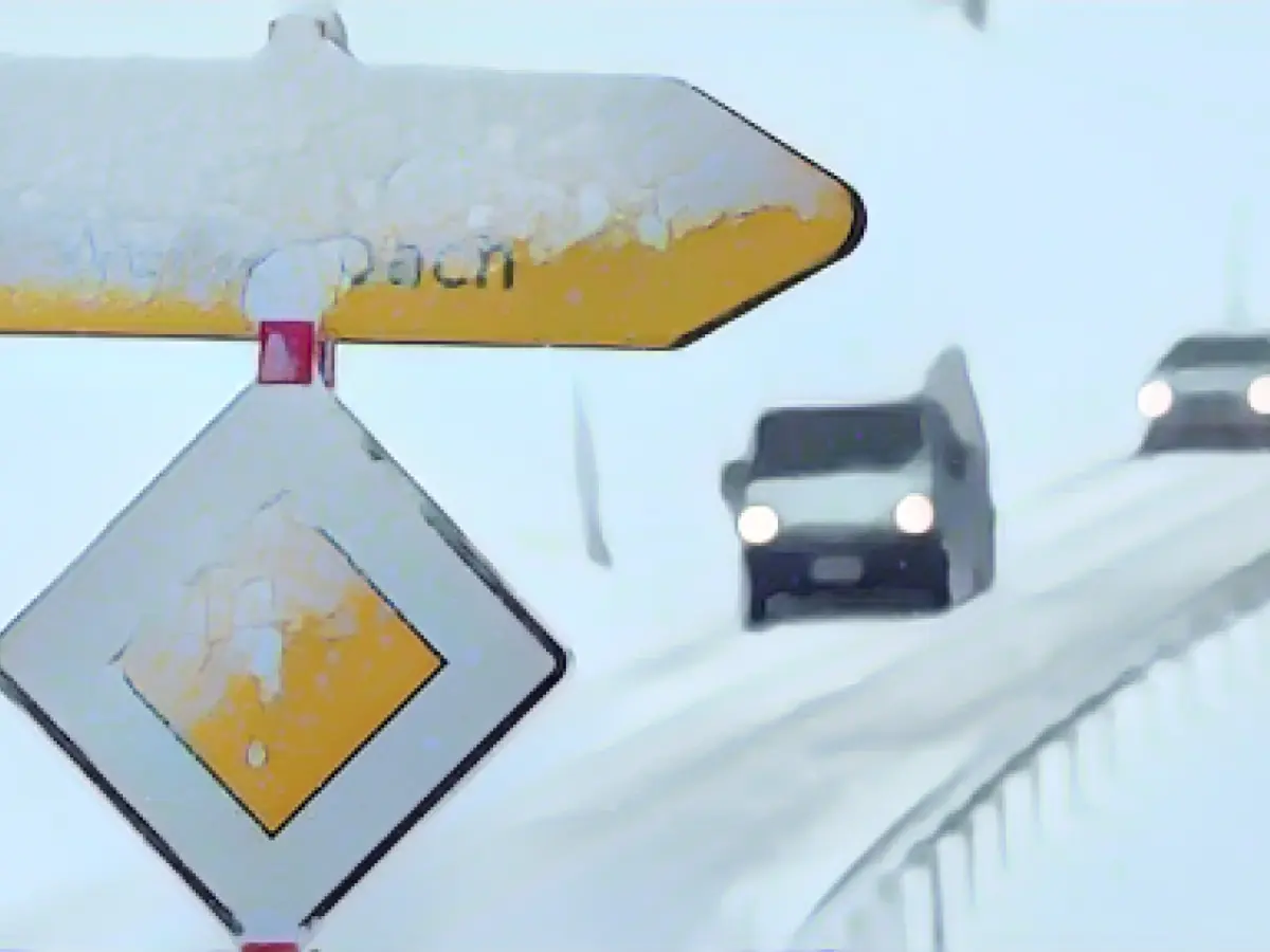 More snow and risk of icy roads on Tuesday