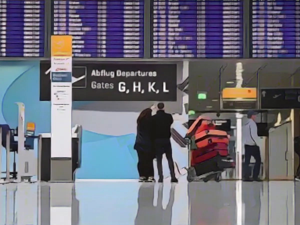 Flight operations in Munich suspended due to freezing rain