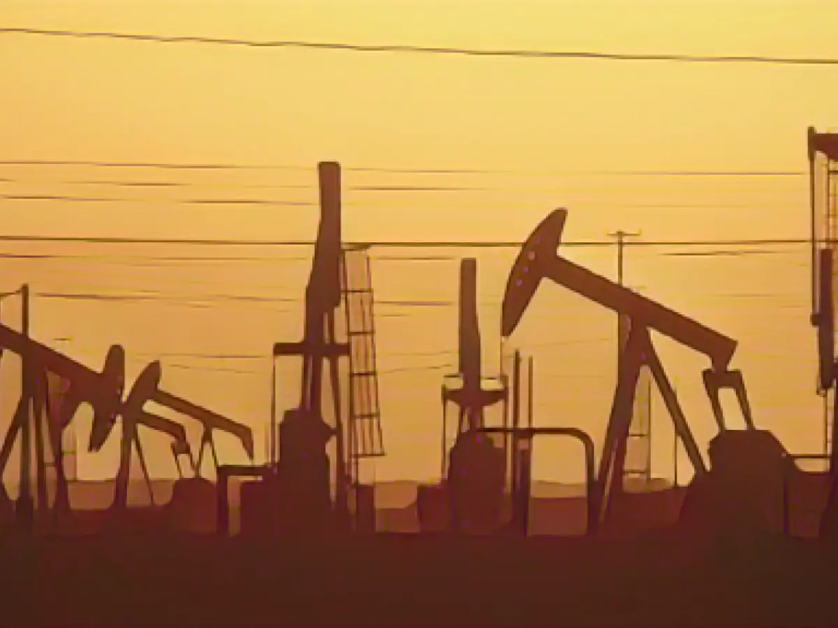 Commitment to end fossil fuels remains uncertain in Dubai