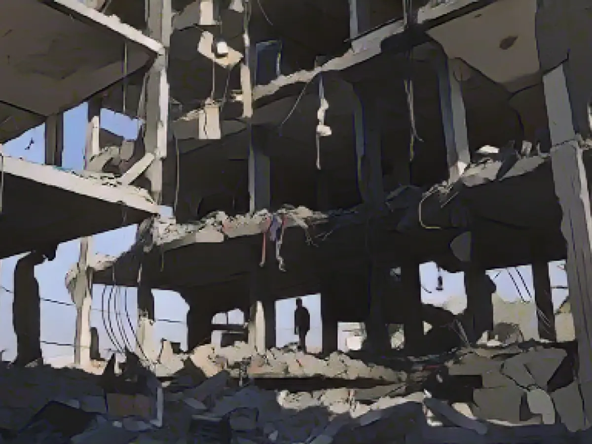 'It's chaos': Hungry Gazans dig for food and supplies under rubble