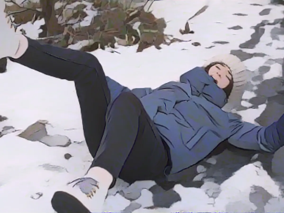 How to walk safely and fall correctly now