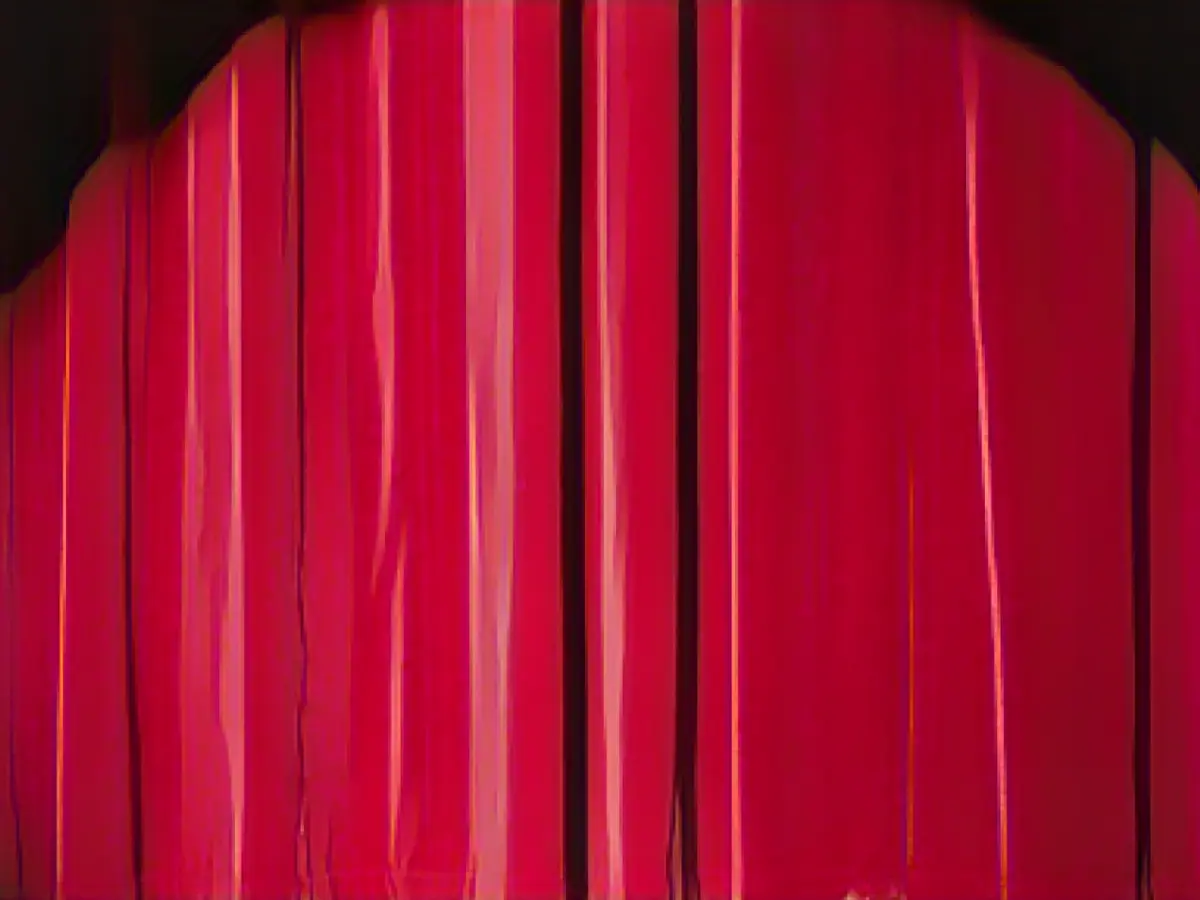 Rostock plans to sell land for new theater building