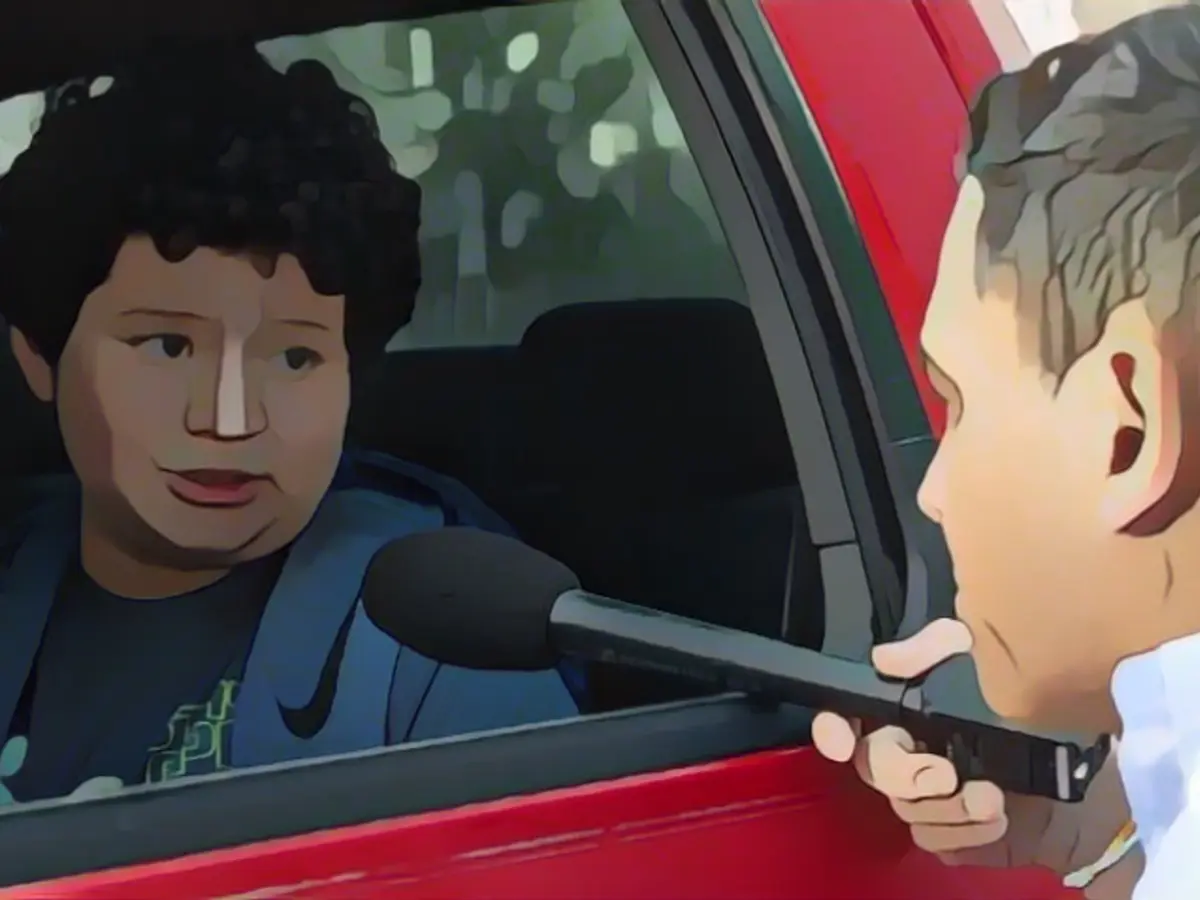 Comfort dogs greet Uvalde students as they return to school. How canine visitors can help after tragedy