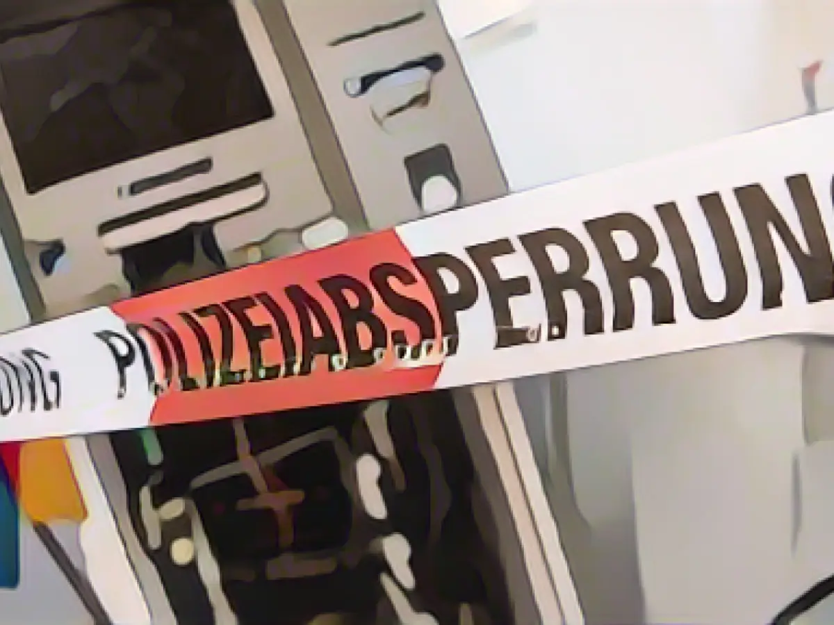 Unknown persons blow up cash machine in Märkisches Viertel