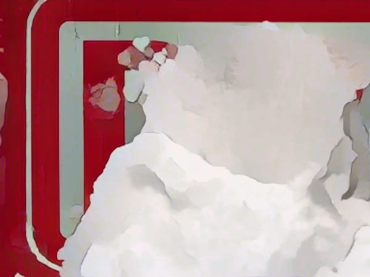 Snow then warm again - further problems with the railroads