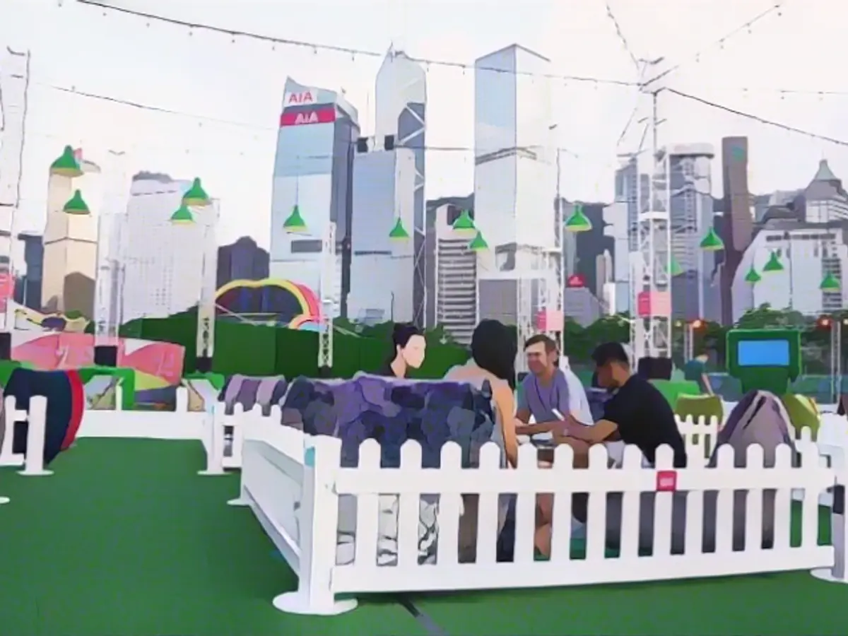 Hong Kong expats are angry about quarantine. Singapore should win