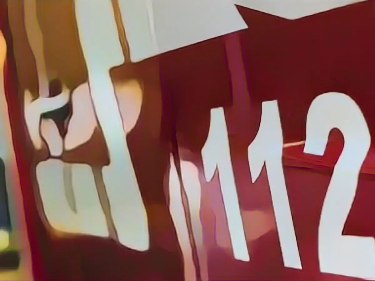 Woman dies in apartment fire