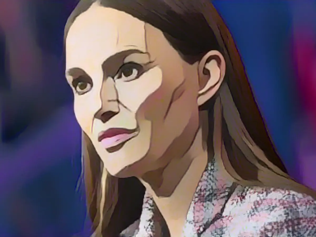 Natalie Portman is "open" to another "Star Wars" movie