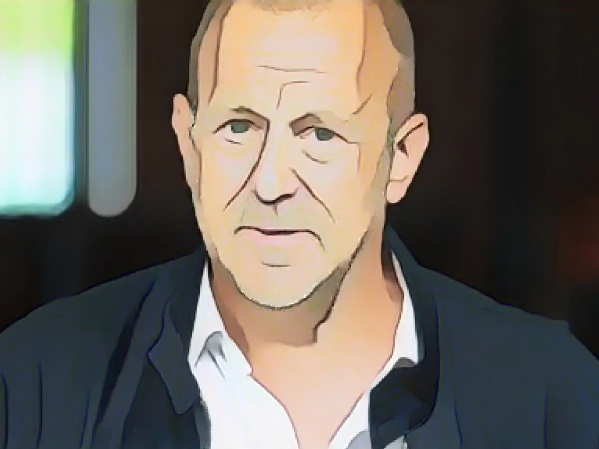 Heino Ferch draws attention to world nutrition with thriller