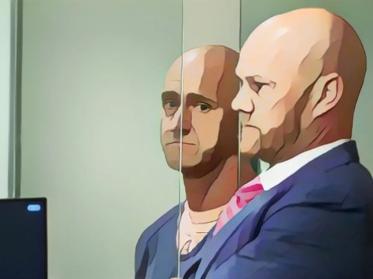 US pilot charged after attempted engine shutdown