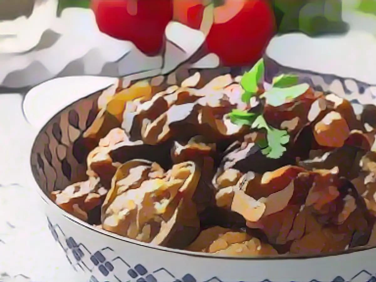 Oriental delight: recipe for a warming minced eggplant pan with potatoes and feta cheese