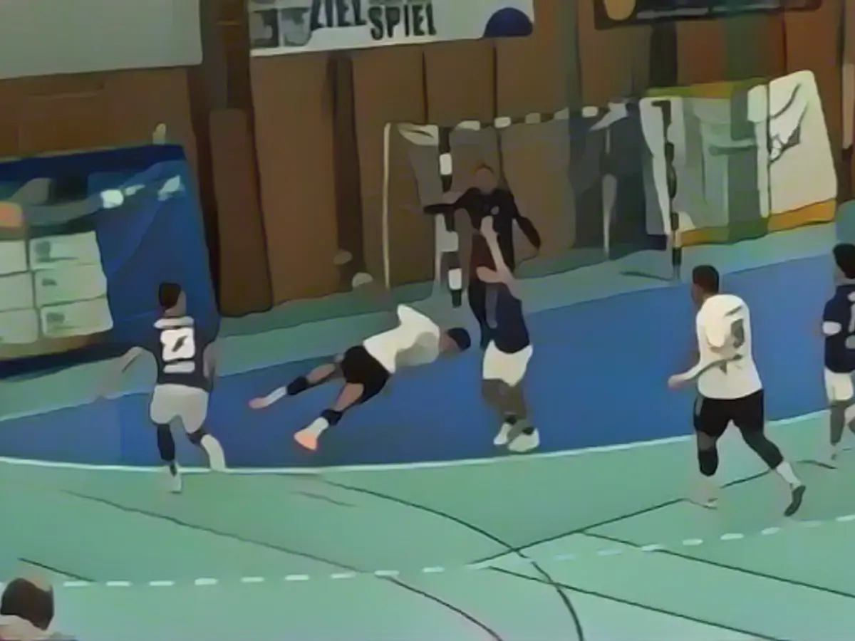 Totally crazy 360-degree spinning handball goal!