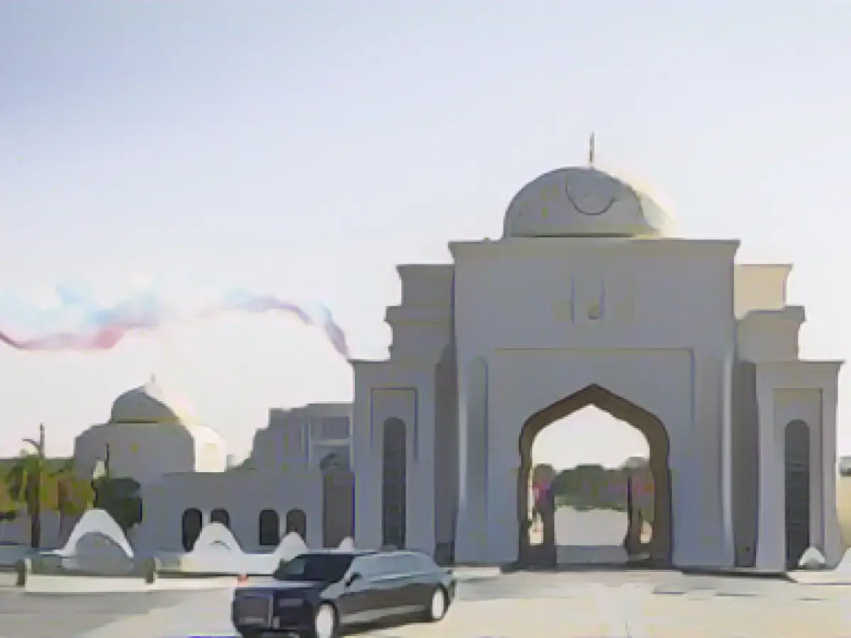 Putin received with soldiers and cannon shots in Abu Dhabi