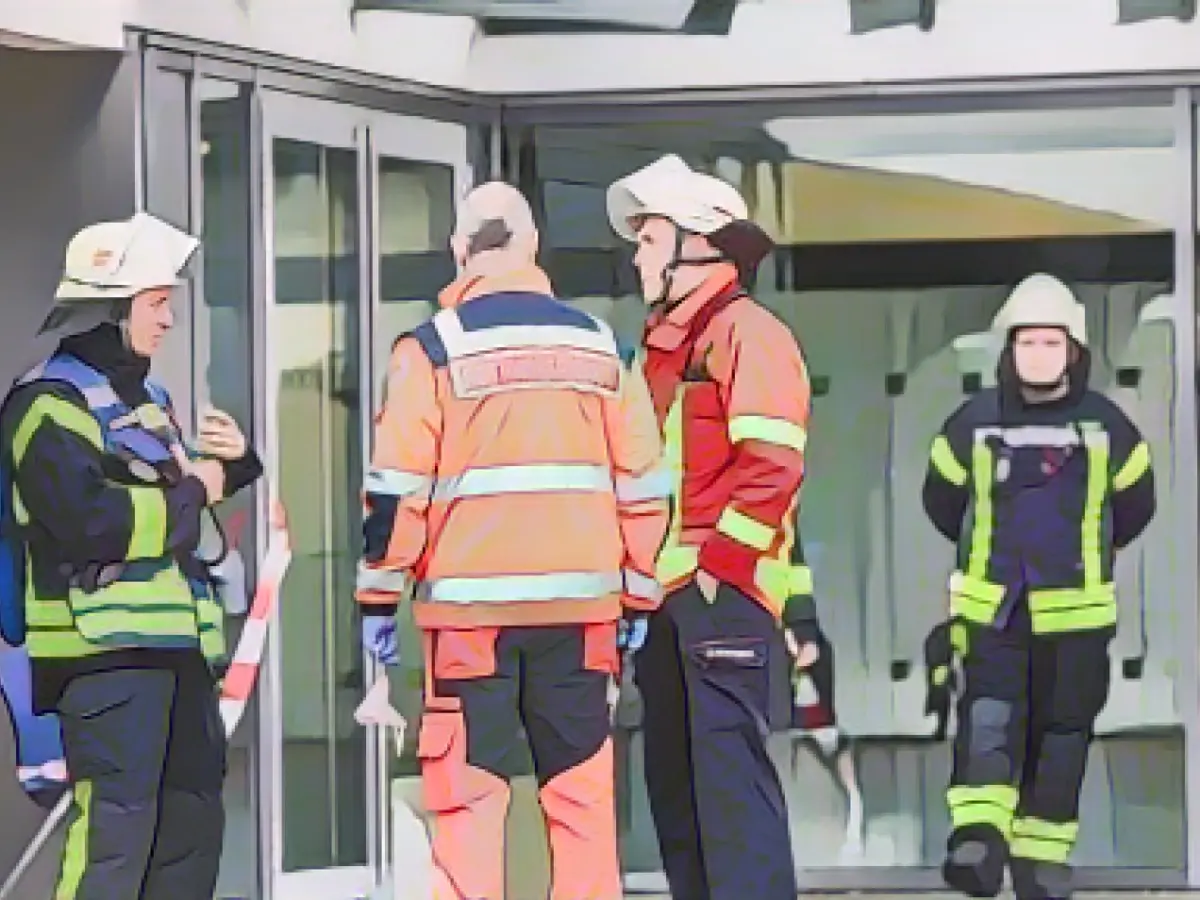 Operation in gym: pupils complain of nausea