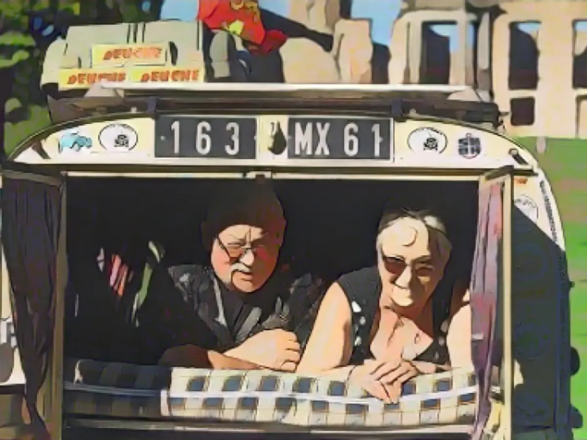 These are supposed to be classic cars? These cars will get their H license plates from 2024