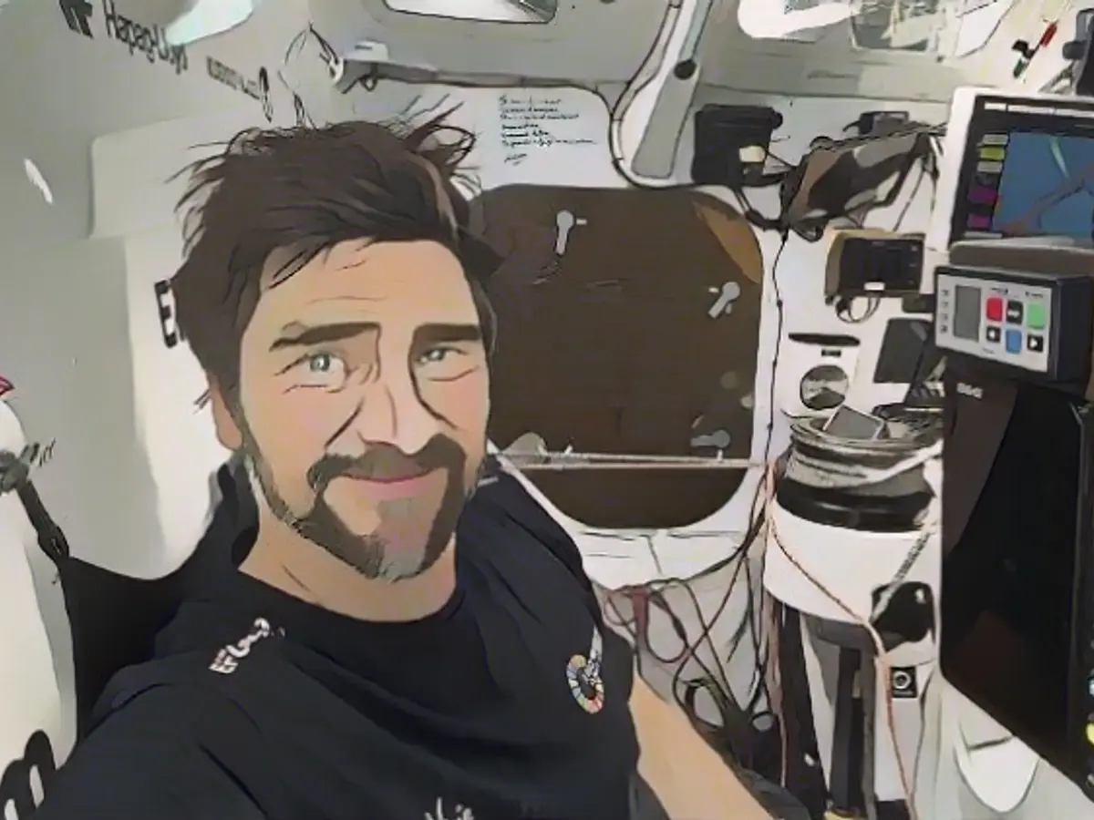 On the high seas, water suddenly breaks into Herrmann's boat