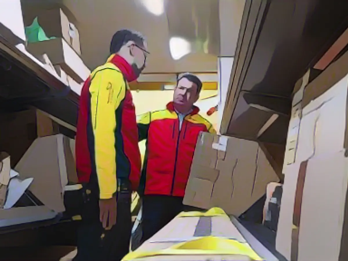 Busy times for parcel carriers: Heil wants better conditions