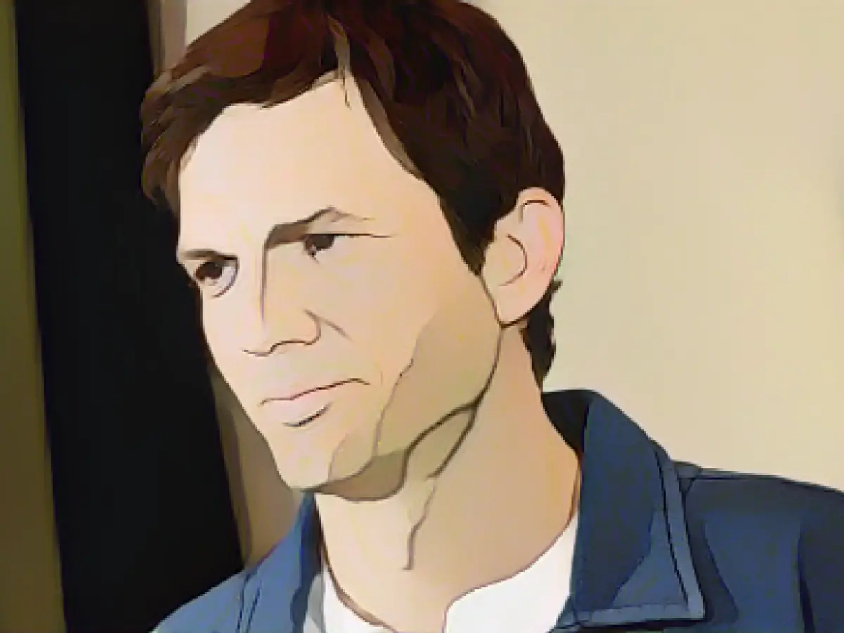 Ashton Kutcher says he feels like a 'loser' after split from Demi Moore