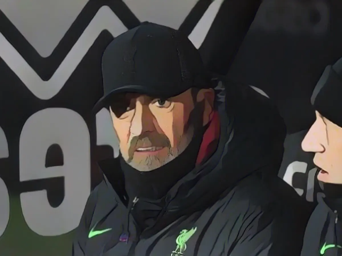 Furious Klopp "eats" horrified journalist