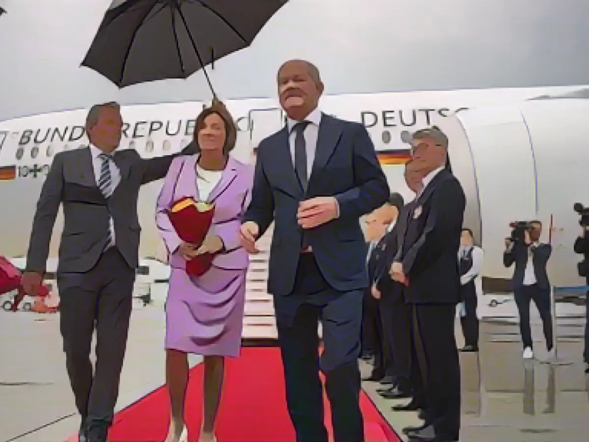 Scholz and Ernst celebrate silver wedding anniversary during negotiation break