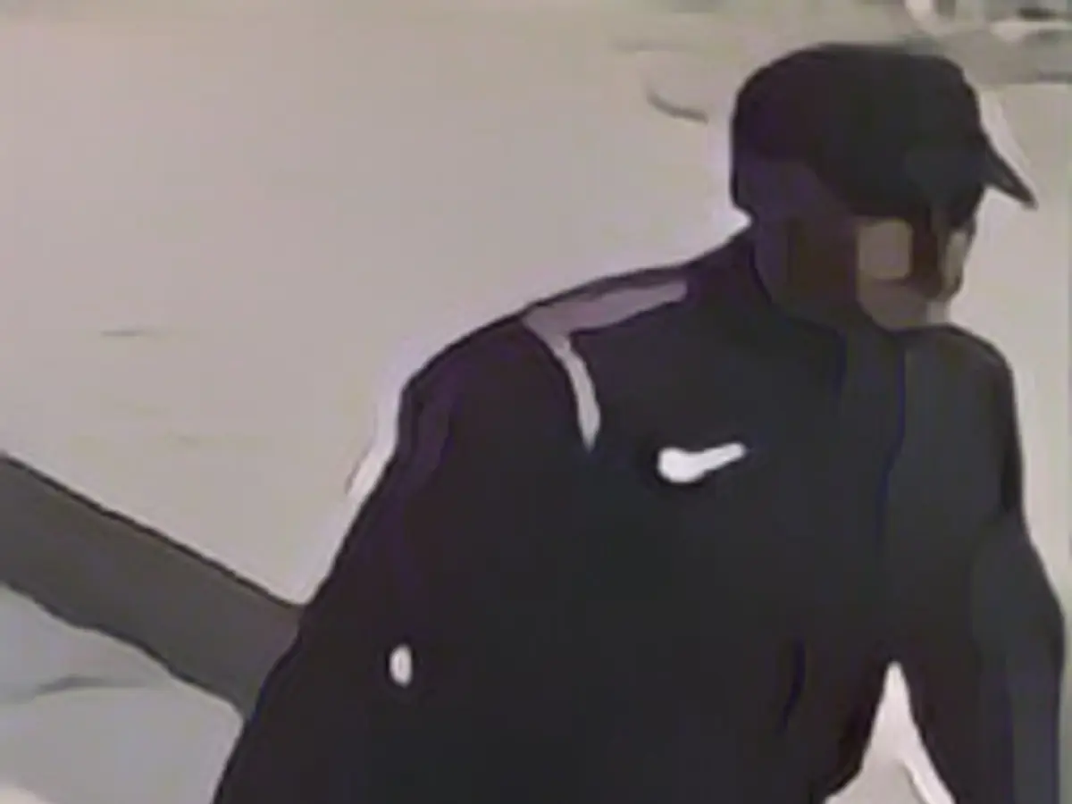 Police chase bad jogger