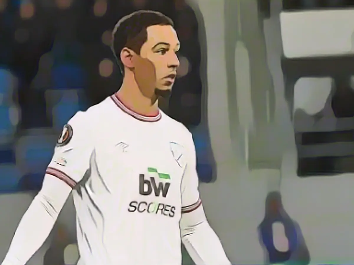 Bundesliga club working on Kehrer transfer!