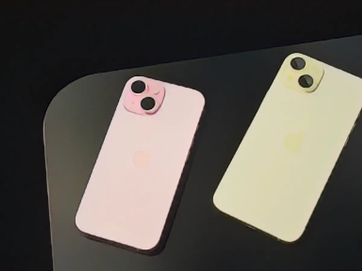 Apple lets older iPhones charge faster