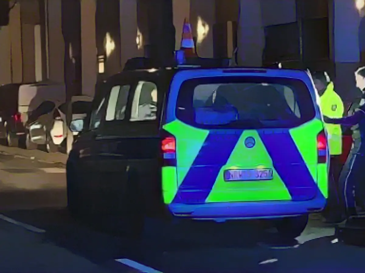 Police shoot down knife man - dead