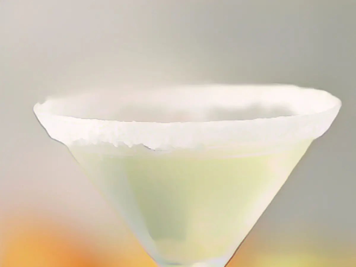 Unusual Cocktail: Yellow Bird