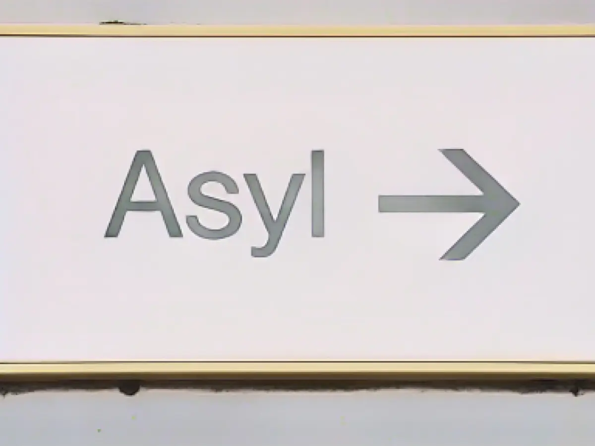 Hanover introduces social card for asylum seekers