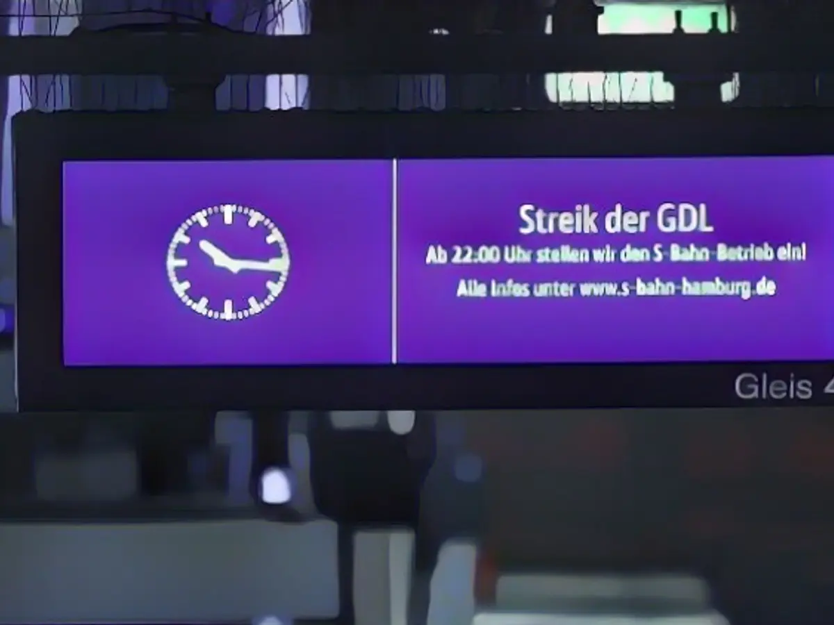 Deutsche Bahn asks: Postpone your journey