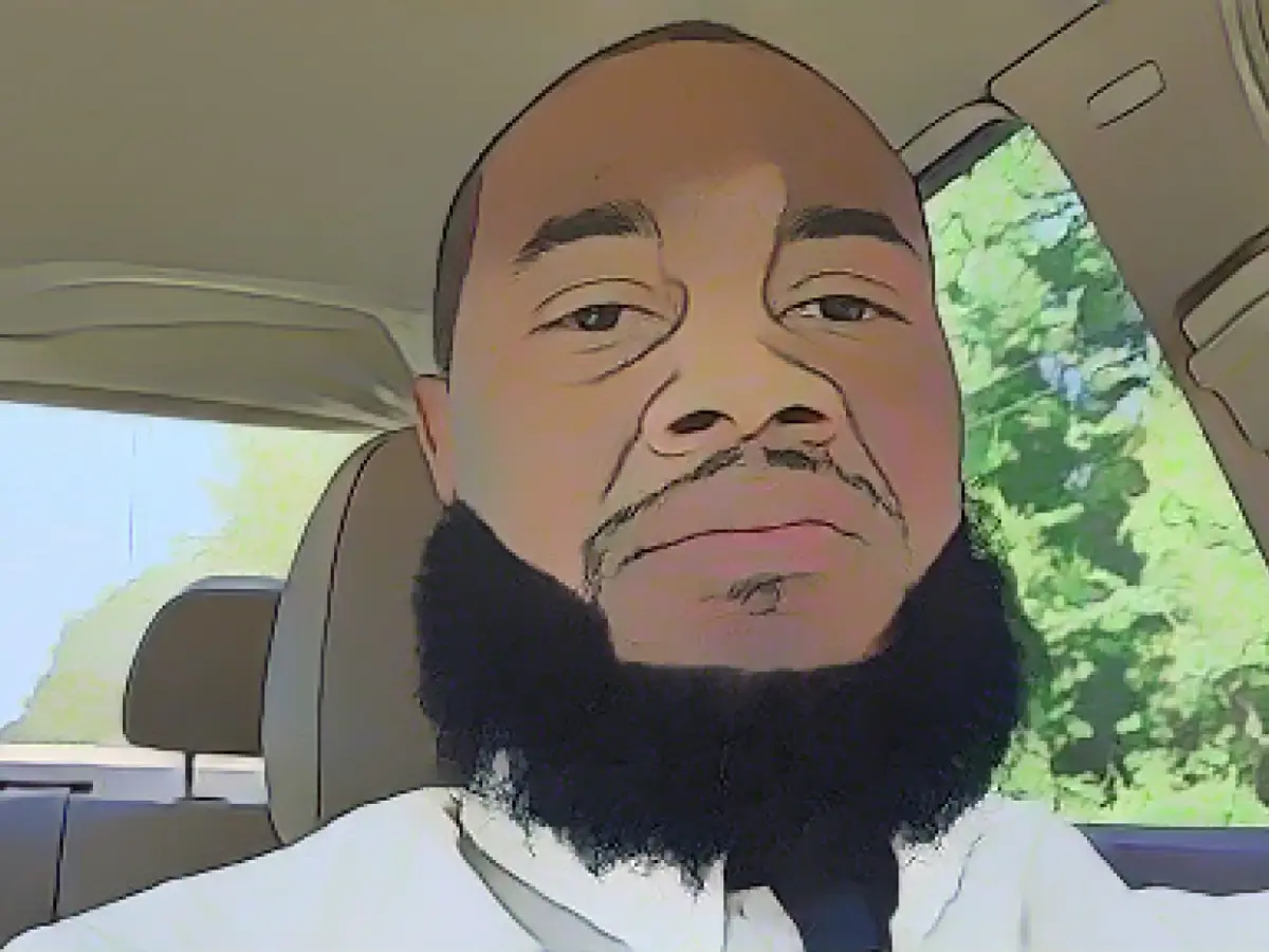 Man shot and killed during vehicle impoundment, three Alabama police officers fired, one suspended