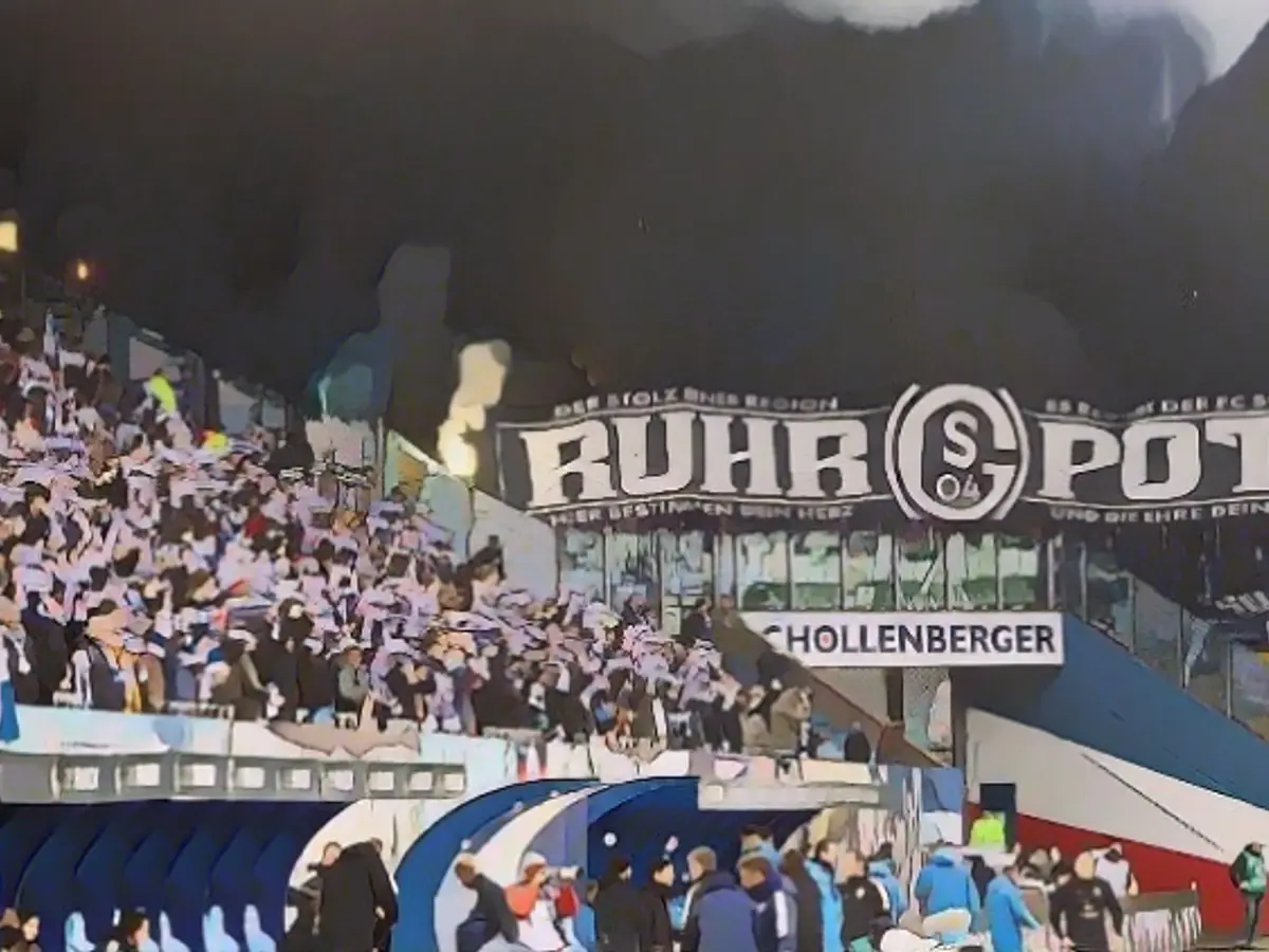 Schalke 04 wins after an eternal interruption