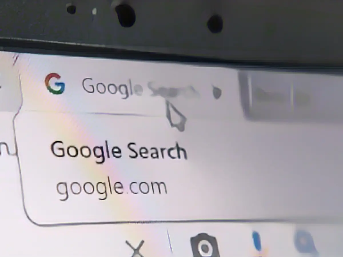 Here's the fastest way to rearrange tabs in your browser