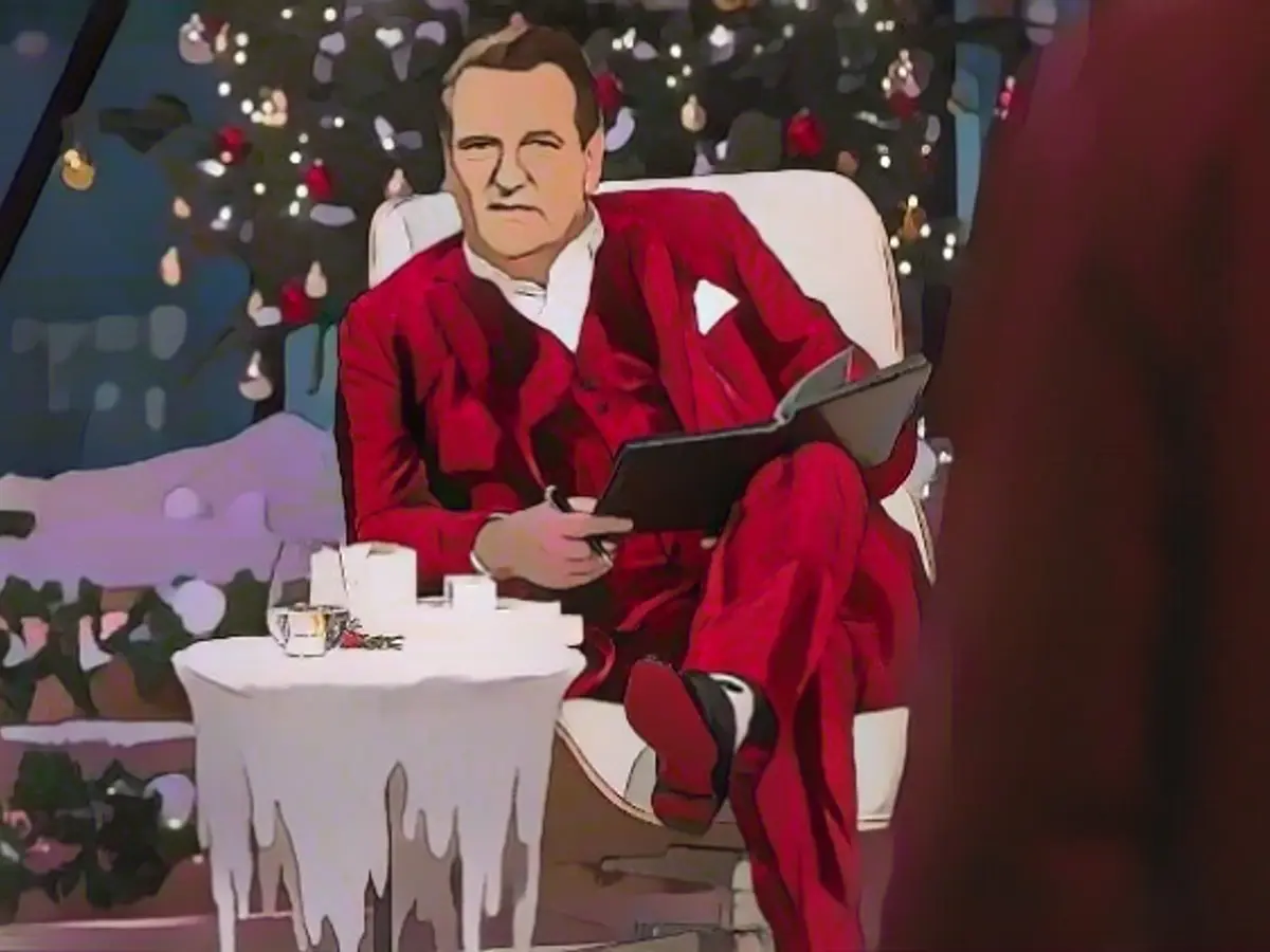 Ralf Dümmel plays Santa Claus