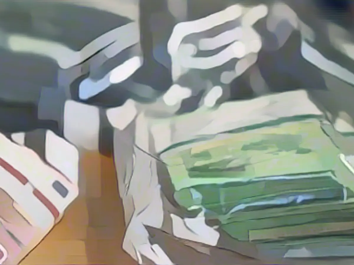 Suspicion of drug trafficking: arrest warrant for 26-year-old man