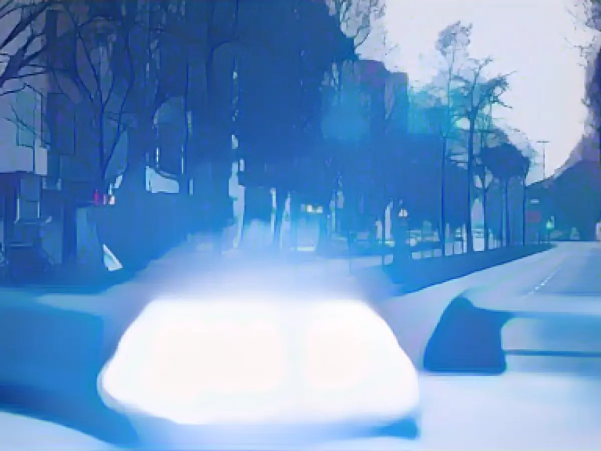 21-year-old robbed by a group and threatened with a machete