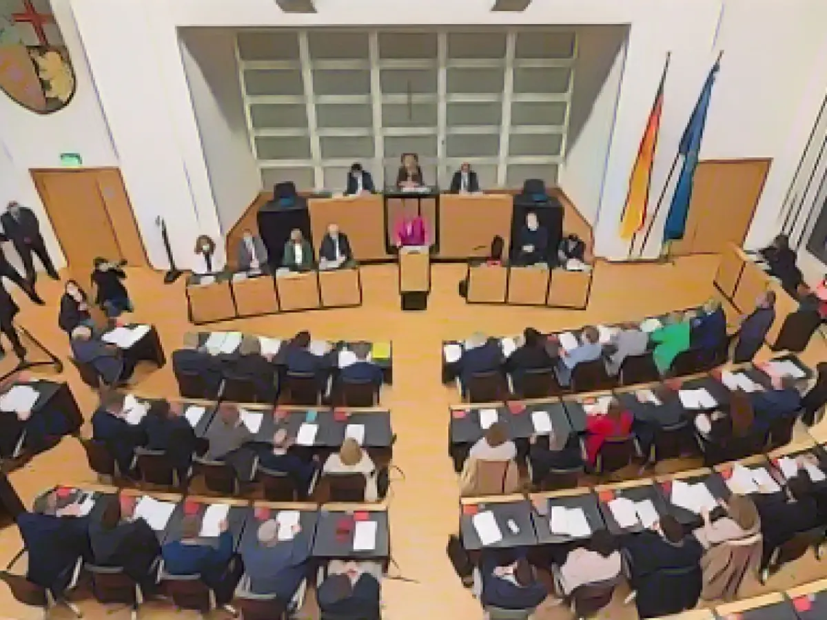 Saar state parliament decides later on emergency situation and budget