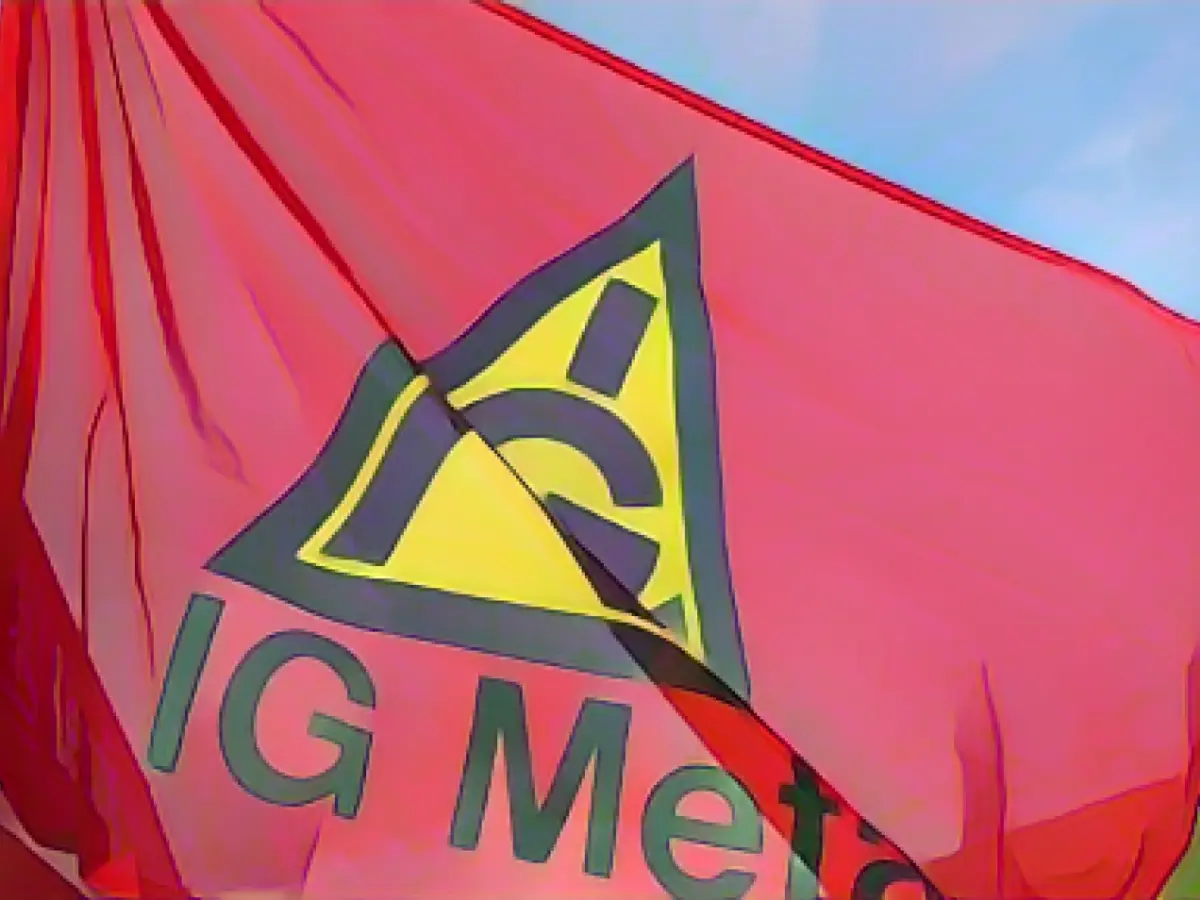 All-day warning strikes after inconclusive steel collective bargaining round