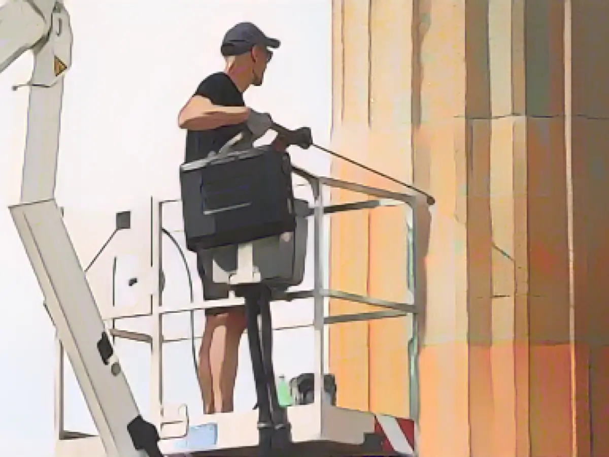 Paint on Brandenburg Gate: charges against climate activists