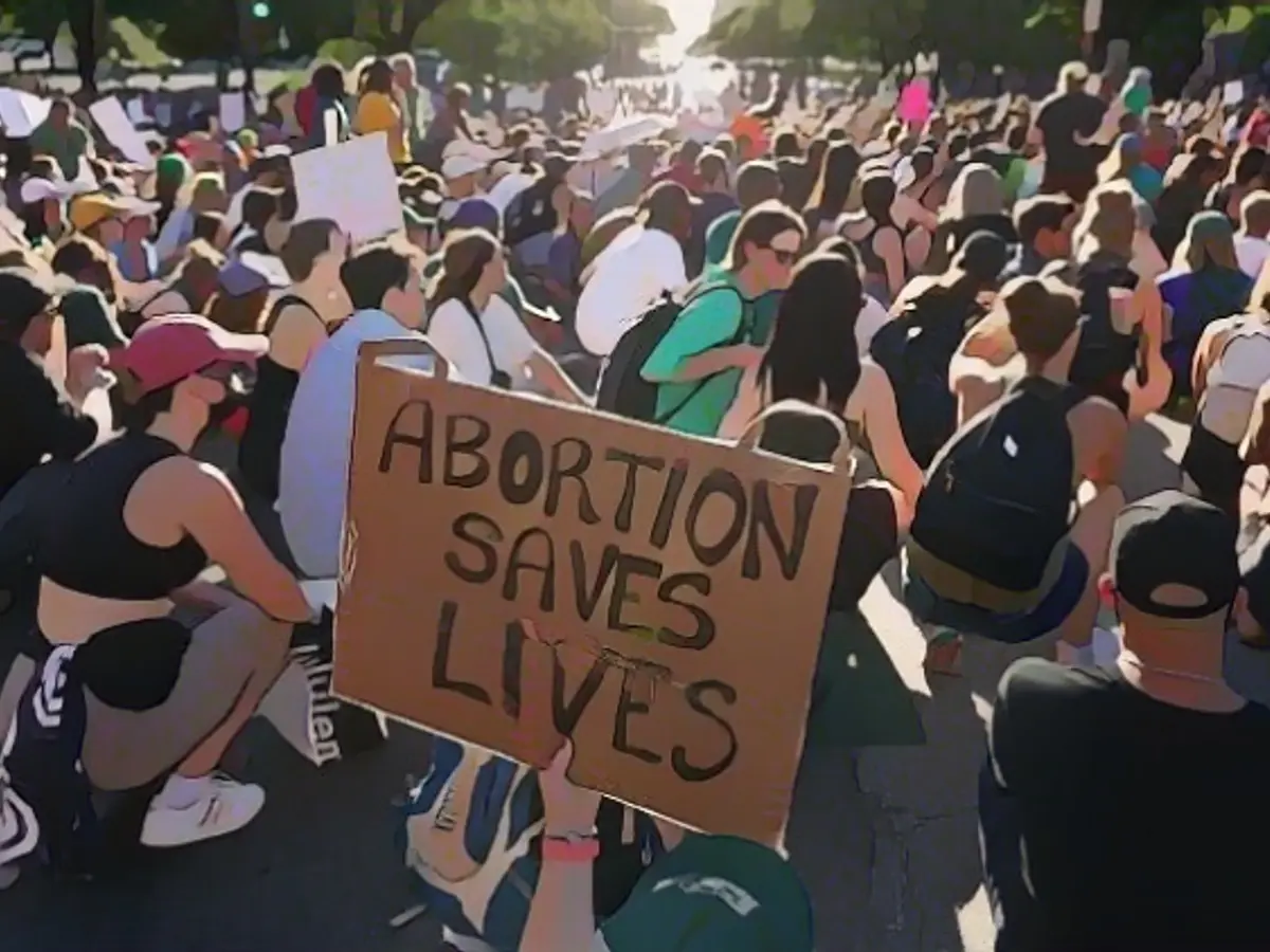 Texas forces pregnant woman to leave the country for abortion