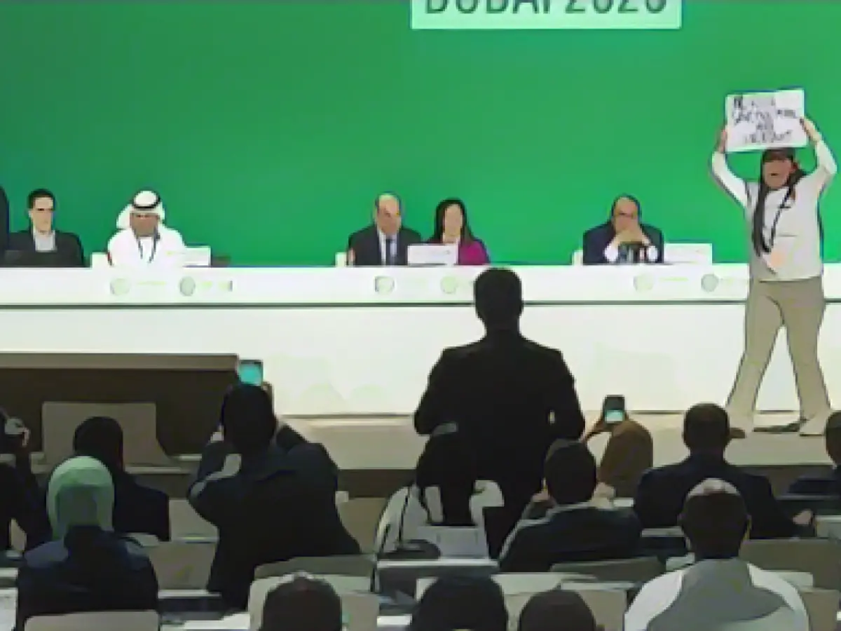Dispute over phasing out fossil fuels: World Climate Conference in Dubai goes into extra time